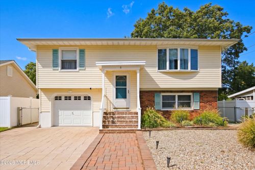 8 Frankies Ln, Toms River, NJ, 08753-1916 | Card Image