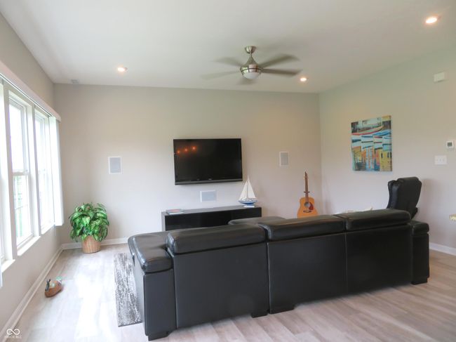 Living area from kitchen. | Image 16