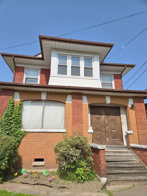 4689 Crysler Ave, Niagara Falls, ON, L2E3V7 | Card Image