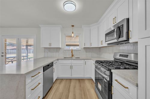 514 Sara Dr, Round Rock, TX, 78664-3037 | Card Image