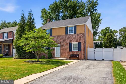 2135 Armstrong Ave, MORTON, PA, 19070-1201 | Card Image