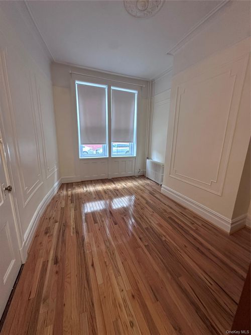 1939 Gates Ave, Ridgewood, NY, 11385-2434 | Card Image