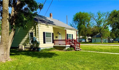 219 N Tower St, Nevada, MO, 64772-1944 | Card Image