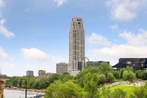 unit-8d-1111 W River Pkwy, Minneapolis, MN, 55415-7533 | Card Image