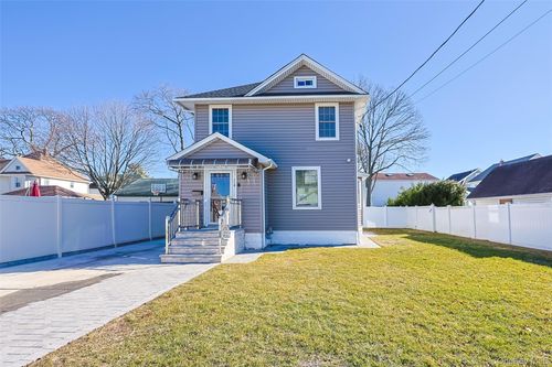 110 Melrose Ave, East Rockaway, NY, 11518-1039 | Card Image