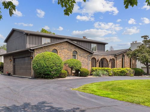 2s661 Avenue Latour, Oak Brook, IL, 60523-1064 | Card Image