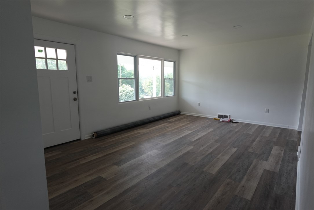 Residential Lease in Hopewell Twp 2