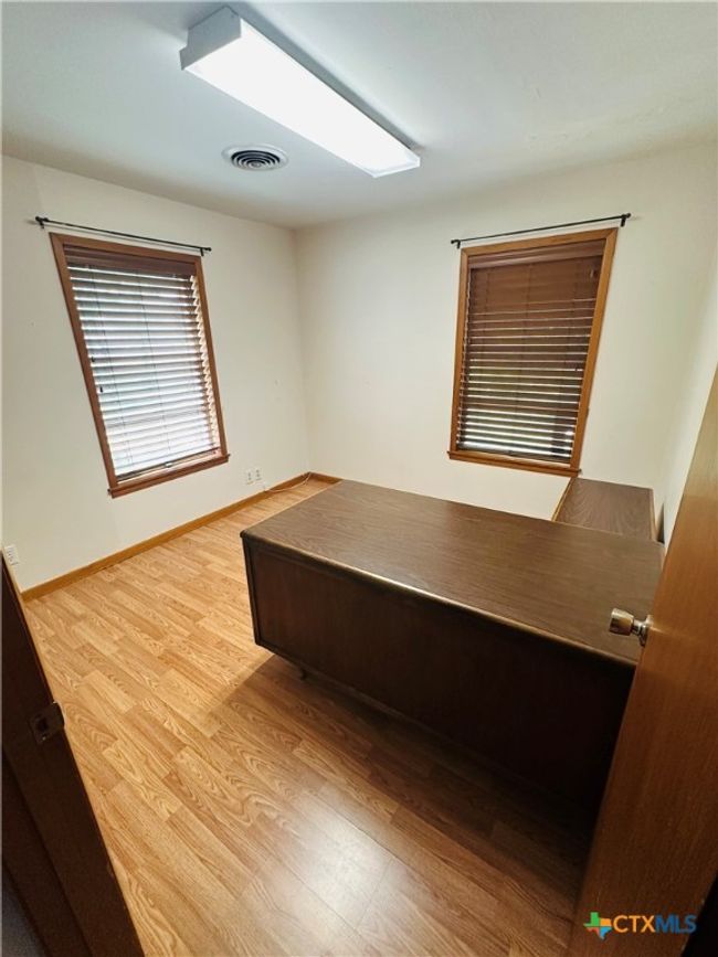 back office | Image 10