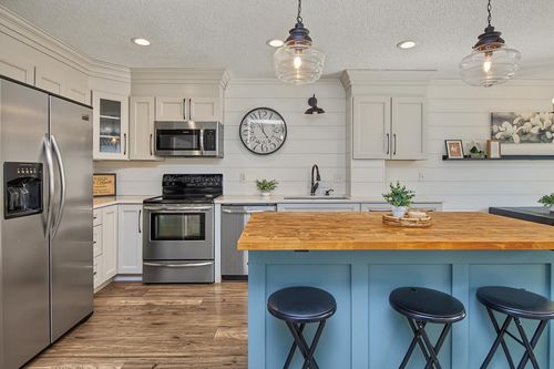 2819 Wimbledon Rdg, Woodbury, MN, 55125-3415 | Card Image