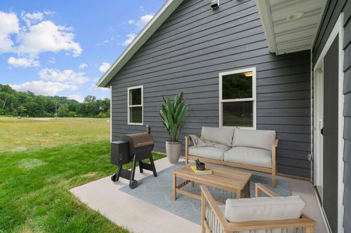 585 Cedar Dr, Lake City, MN, 55041-5003 | Card Image