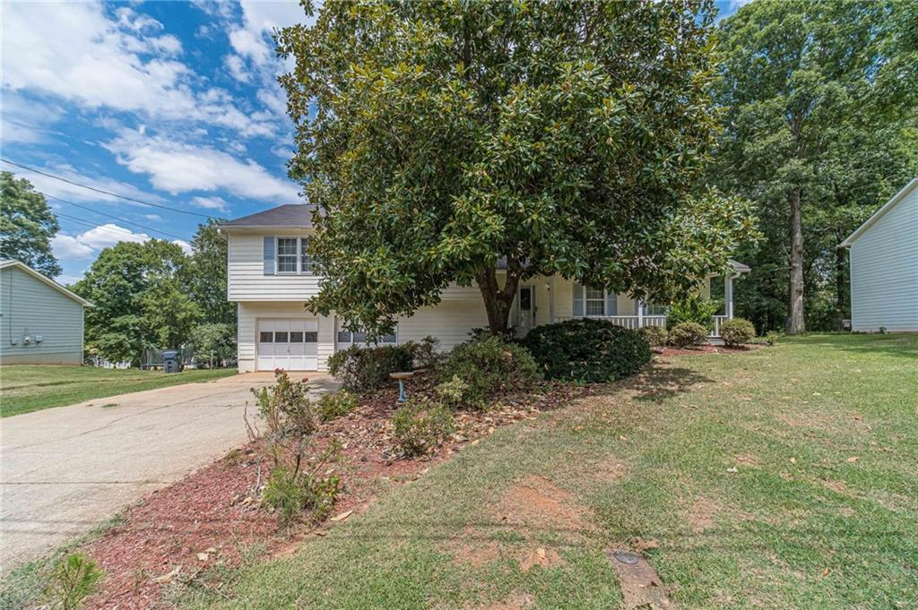 Freshman Dr, Lawrenceville, GA 30044