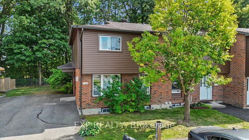 3166 Stockton Dr, Gloucester, ON, K1T1S1 | Card Image