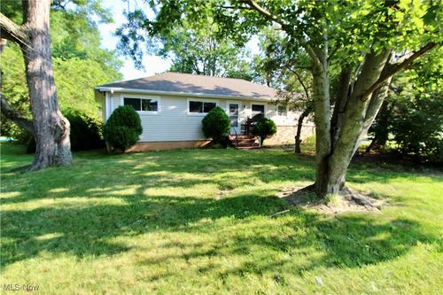 22420 Mastick Road, Fairview Park, OH, 44126 | Card Image