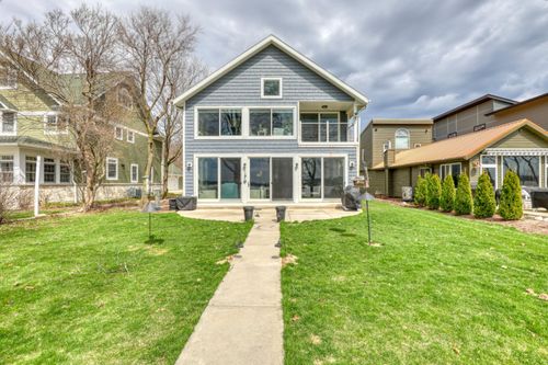 23907 Oakwood Ln, Kansasville, WI, 53139-9728 | Card Image