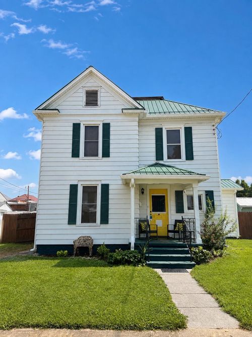 125 S Marion Ave, Covington, VA, 24426-1712 | Card Image
