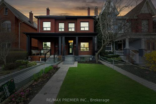 388 Crawford St, Toronto, ON, M6J2V9 | Card Image