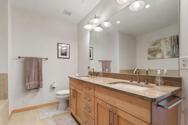 Primary Bathroom | Image 13