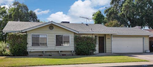 823 Domingo Court, Turlock, CA, 95380 | Card Image