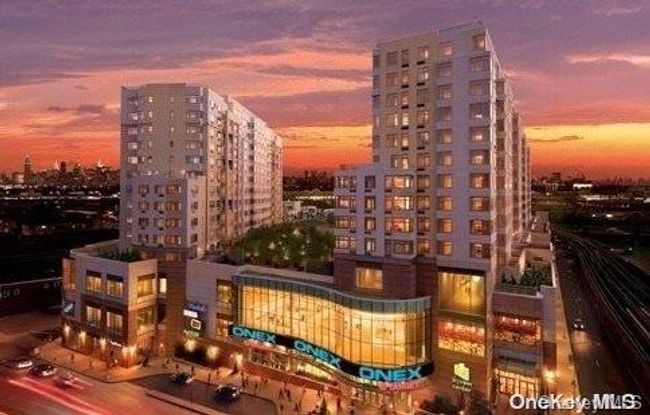 PH3M - 40-22 College Point Blvd, Condo with 2 bedrooms, 2 bathrooms and null parking in Flushing NY | Image 16