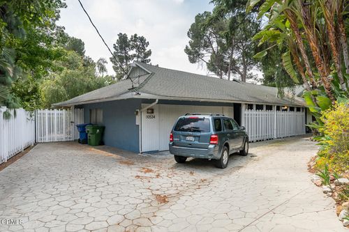 10534 Colebrook St, Shadow Hills, CA, 91040-1402 | Card Image