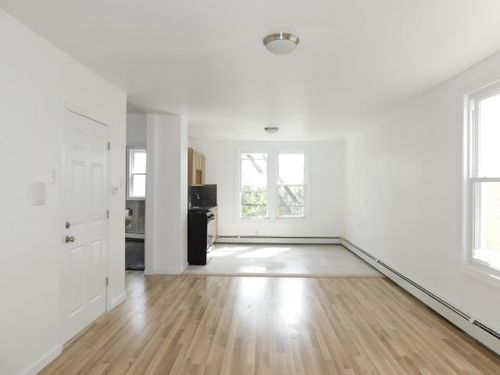 24 Obrien Ct, Bayonne, NJ, 07002-1334 | Card Image