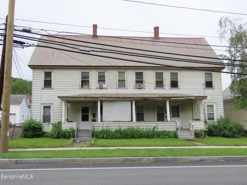 121 Commercial St, Adams, MA, 01220-2073 | Card Image