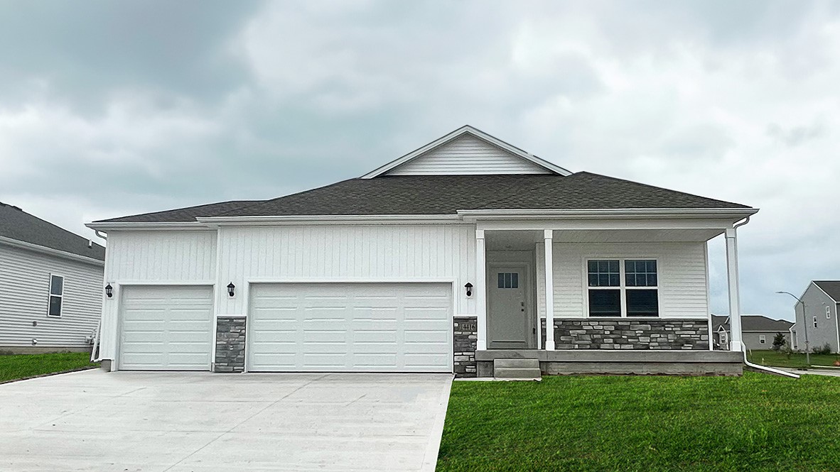 172nd Way, Urbandale, IA 50323