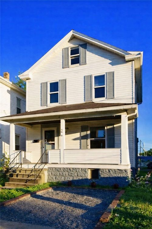 207 Hickory Way, Ellwood City, PA, 16117-2133 | Card Image