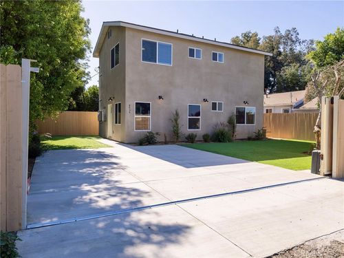 8434 Gothic Street, North Hills, CA, 91343 | Card Image