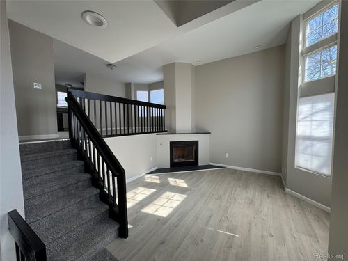 10-115 N Georgetown Sq, Royal Oak, MI, 48067-3237 | Card Image