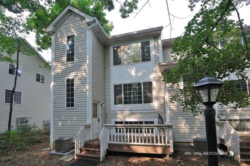 321 W Whispering Oaks Ln, Round Lake, IL, 60073-3584 | Card Image