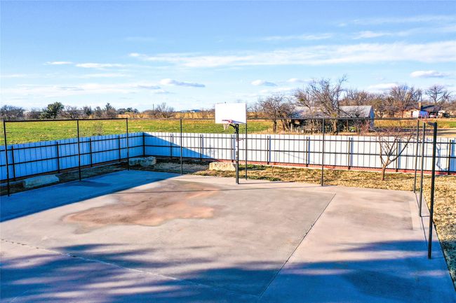 703 N Avenue L, House other with 4 bedrooms, 5 bathrooms and null parking in Haskell TX | Image 38