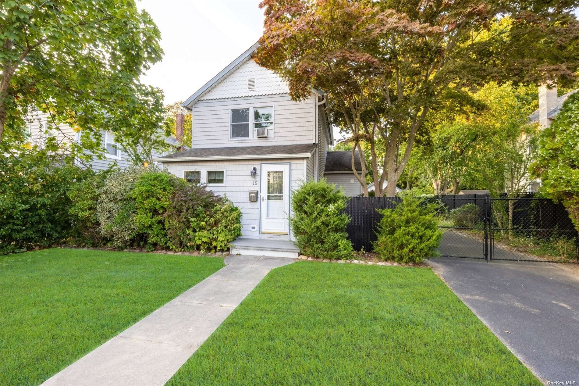 Swezey St, Patchogue, NY 11772