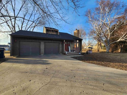 710 Central Ave Nw, Orange City, IA, 51041 | Card Image