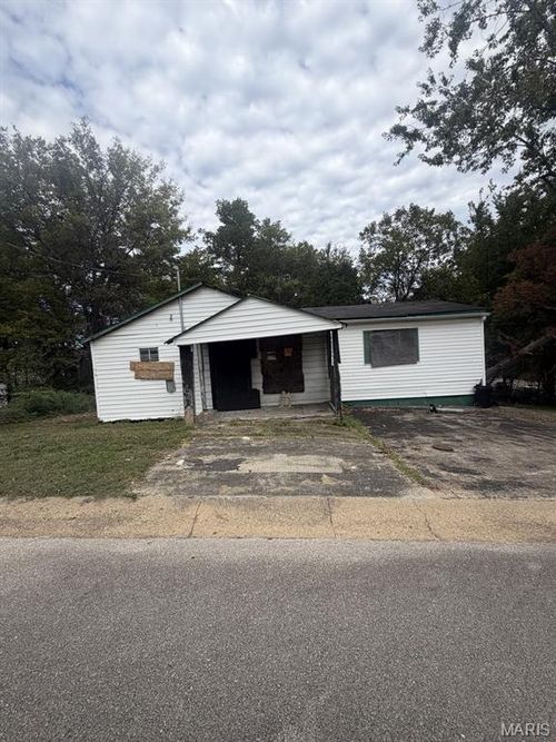 609 Flint St, Poplar Bluff, MO, 63901-4433 | Card Image