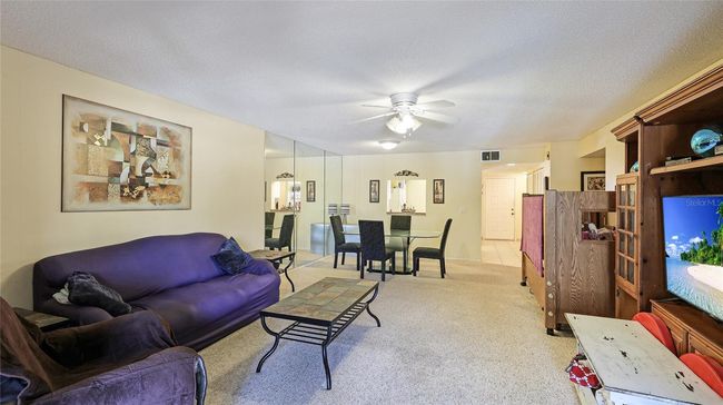 527 Spring Lakes Blvd, Condo with 2 bedrooms, 2 bathrooms and null parking in BRADENTON FL | Image 10