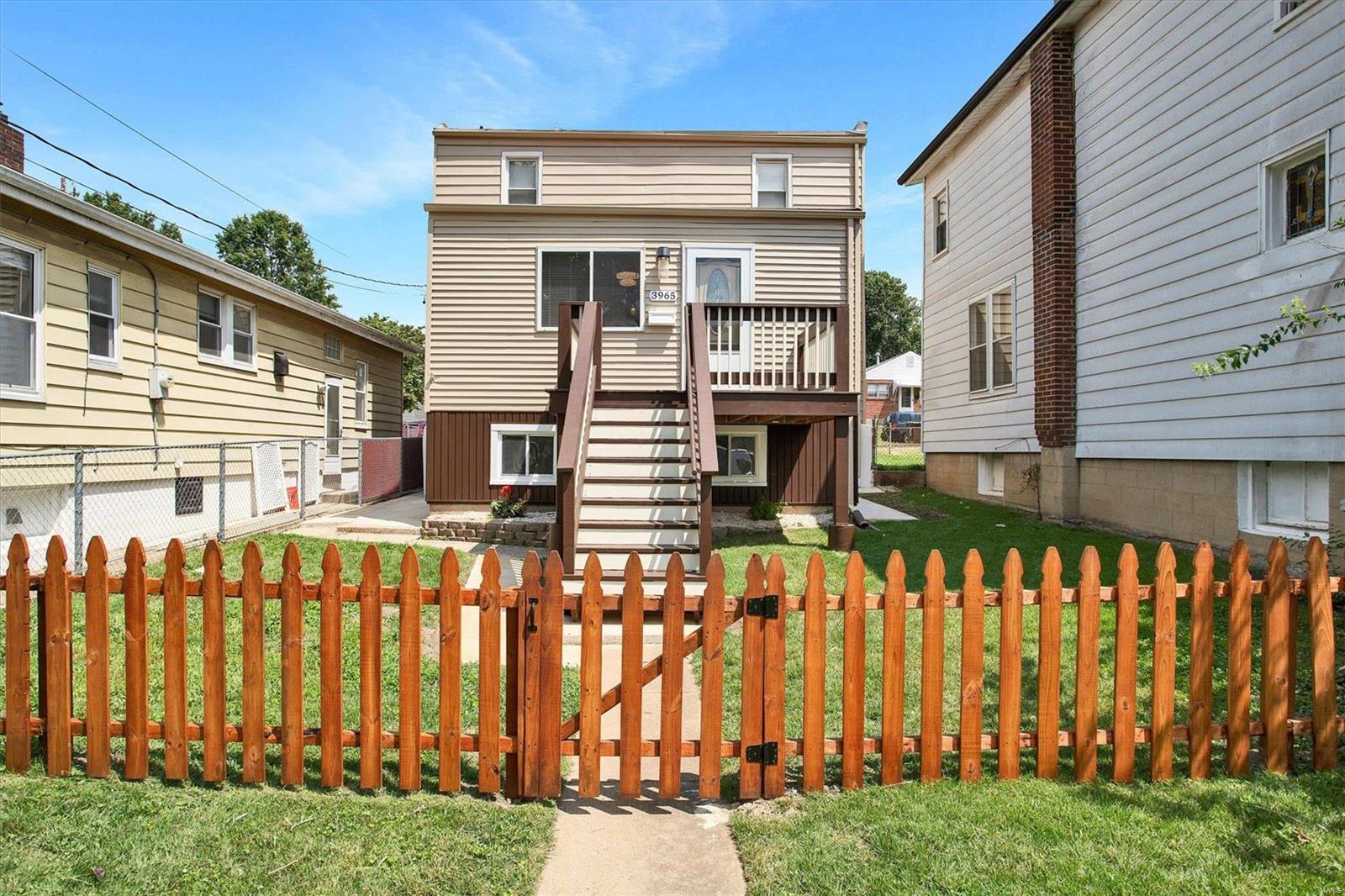 Schiller Pl, Saint Louis, MO 63116