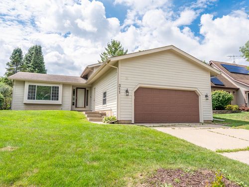 311 Wellington Dr, Streamwood, IL, 60107-1035 | Card Image