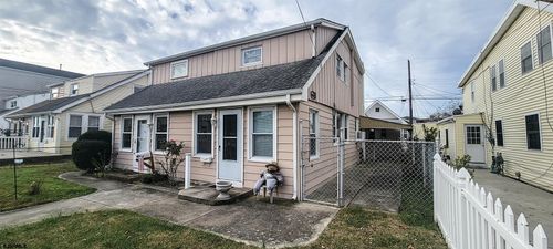 568 N Trenton Ave, Atlantic City, NJ, 08401-1321 | Card Image