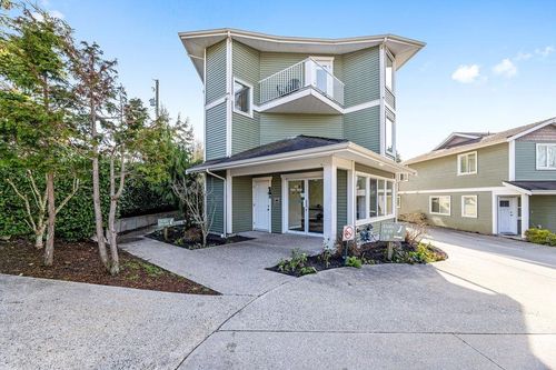 102-624 Shaw Rd, Gibsons, BC, V0N1V8 | Card Image