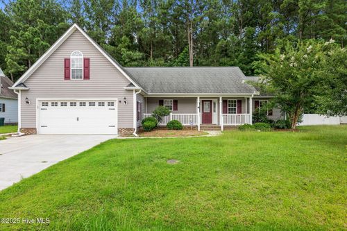 205 Croatan Woods Dr, New Bern, NC, 28562-9830 | Card Image