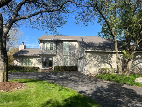 3958 Winterset Ct, West Bloomfield, MI, 48323-1862 | Card Image