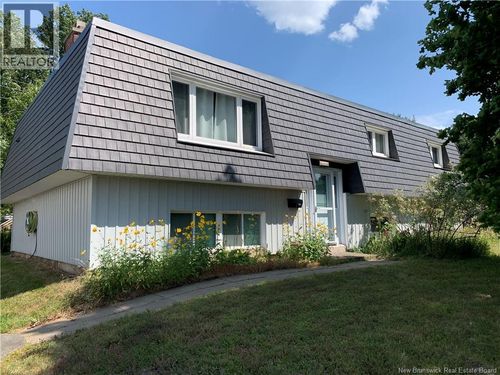 7 Mcdowell Ave, Riverview, NB, E1B4A3 | Card Image