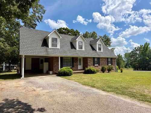 142 Treece St, Selmer, TN, 38375-3216 | Card Image