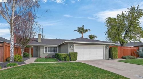 732 Hazel St, Livermore, CA, 94550-2333 | Card Image
