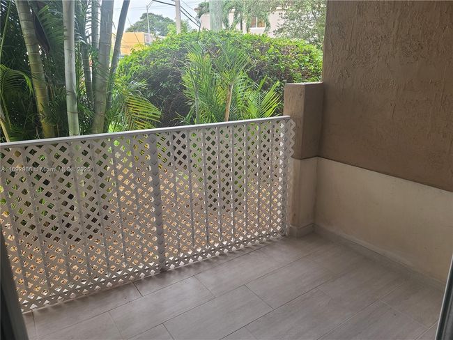 UNIT-103 - 300 E 4 Th St, Condo with 3 bedrooms, 2 bathrooms and null parking in Hialeah FL | Image 13