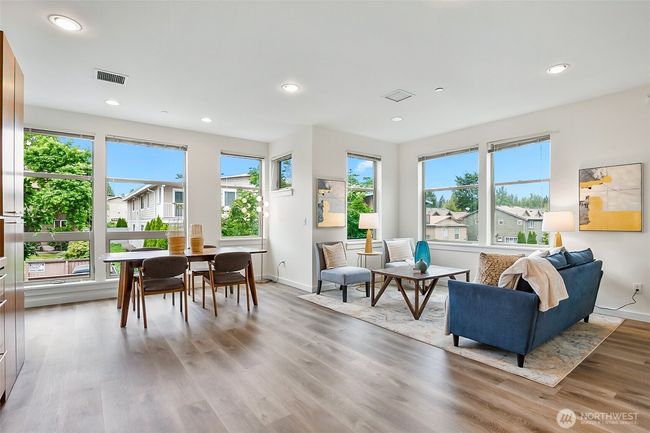 1214 N Northgate Way, Townhouse with 3 bedrooms, 2 bathrooms and 1 parking in Seattle WA | Image 11