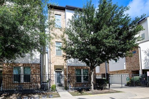 711 Schwartz St, Houston, TX, 77020-5957 | Card Image