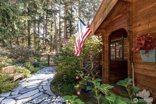 898 Meadowood Ln, Freeland, WA, 98249-9765 | Card Image