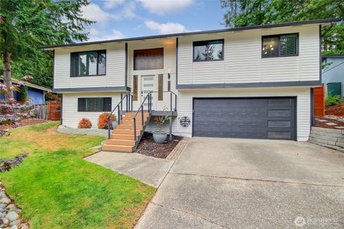 15638 Se 175th St, Renton, WA, 98058-9143 | Card Image